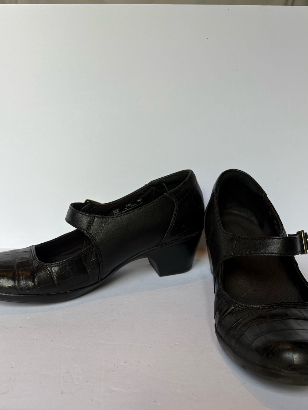 Clarks Women's Black Mary Jane Comfort Heels Size 9.5M